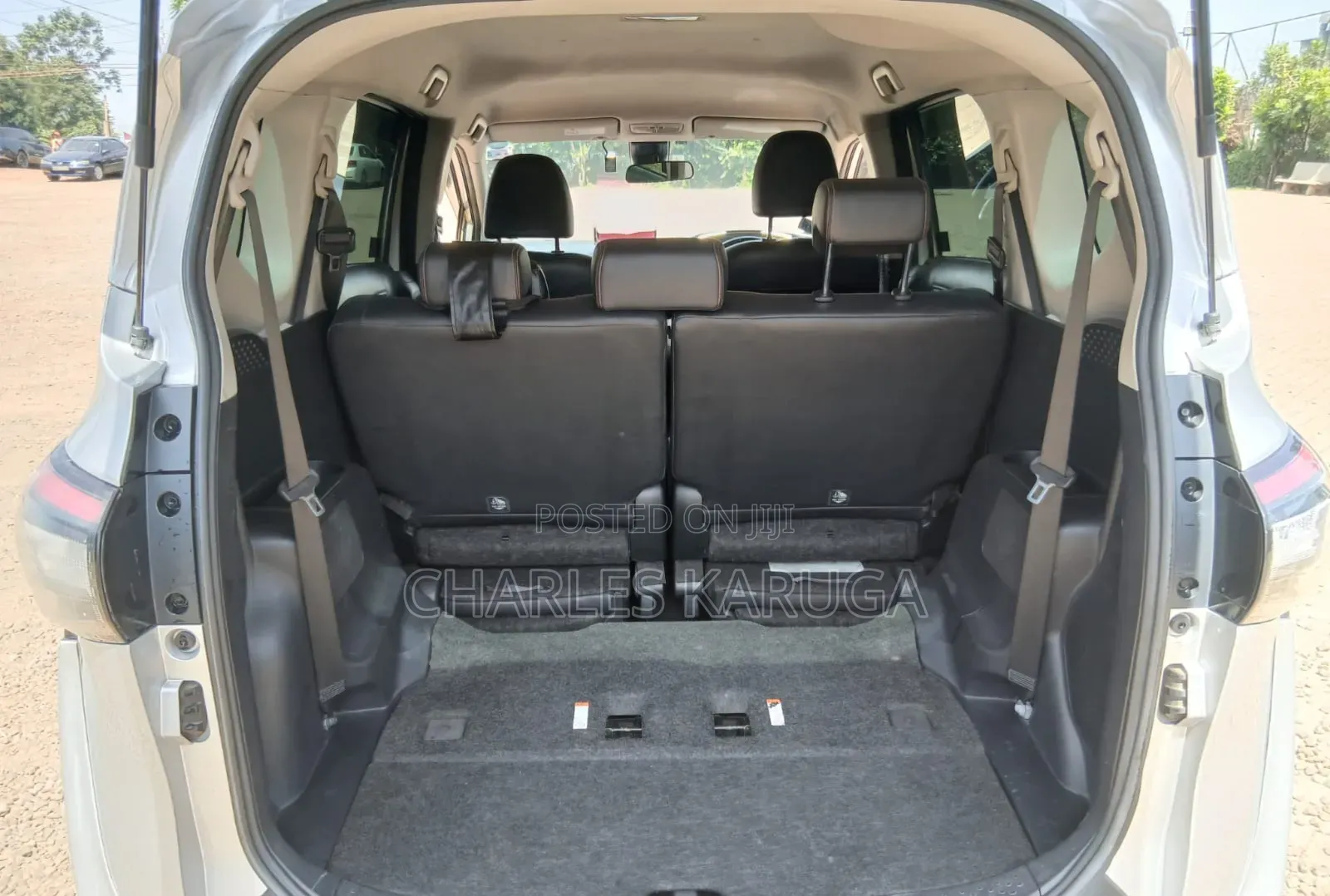 Toyota Sienta 2018 Silver