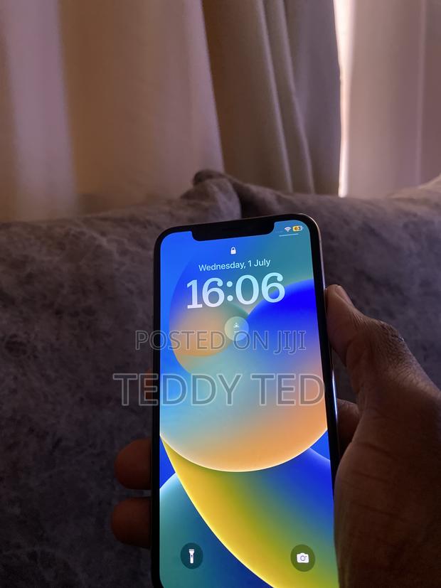 Apple iPhone X 64 GB White