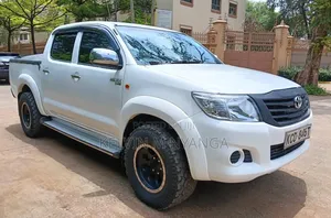 Toyota Hilux 2012 White