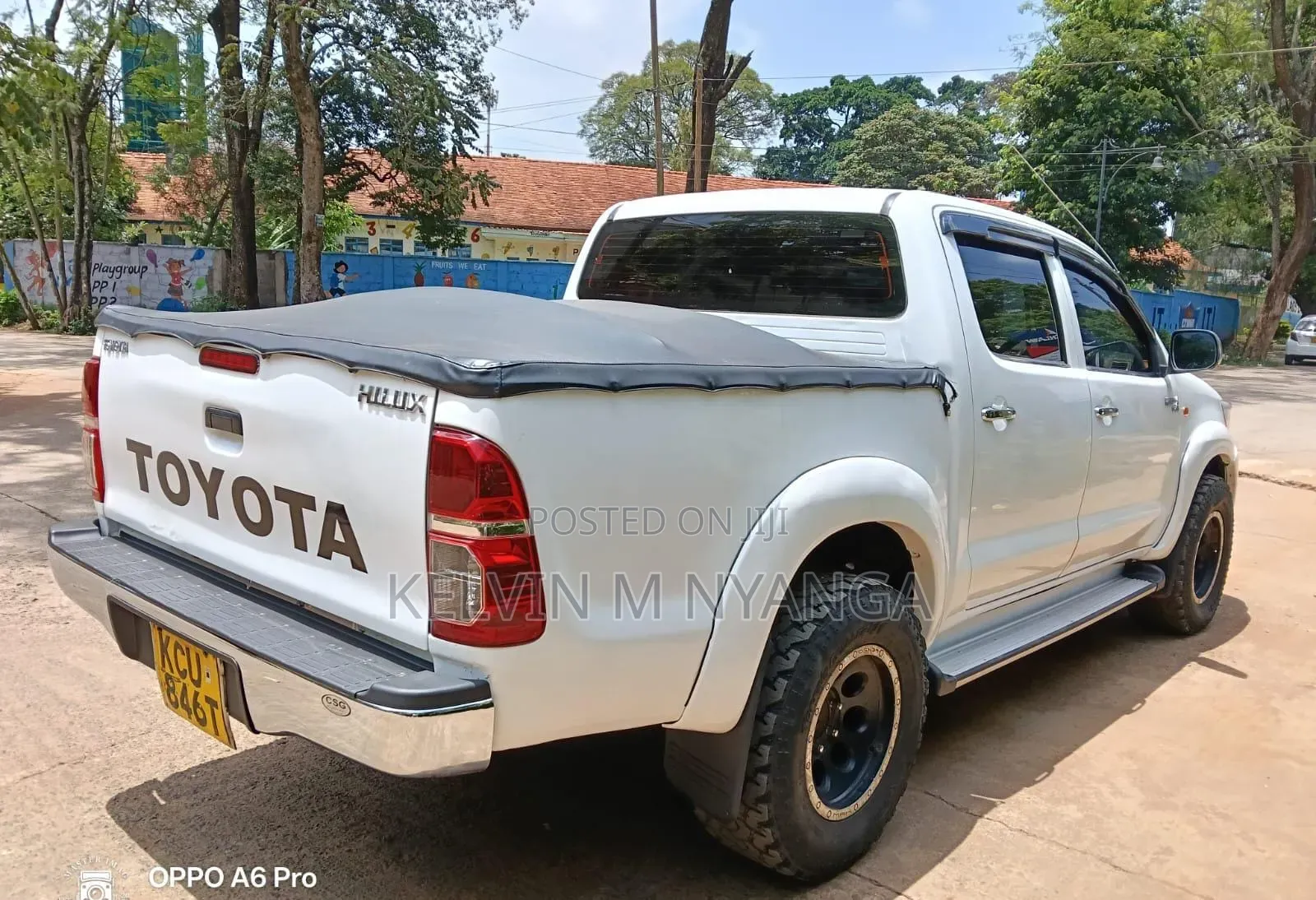 Toyota Hilux 2012 White