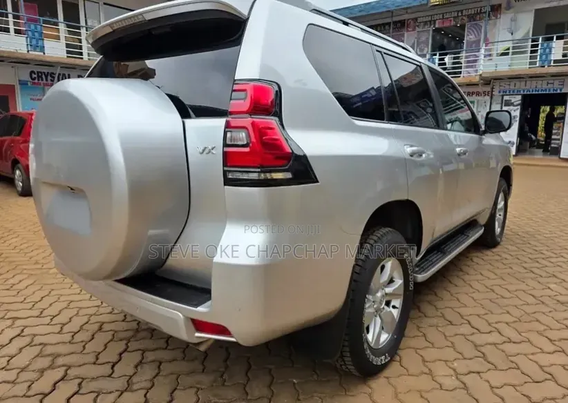 Toyota Land Cruiser Prado 3.0 190hp 2018 Silver