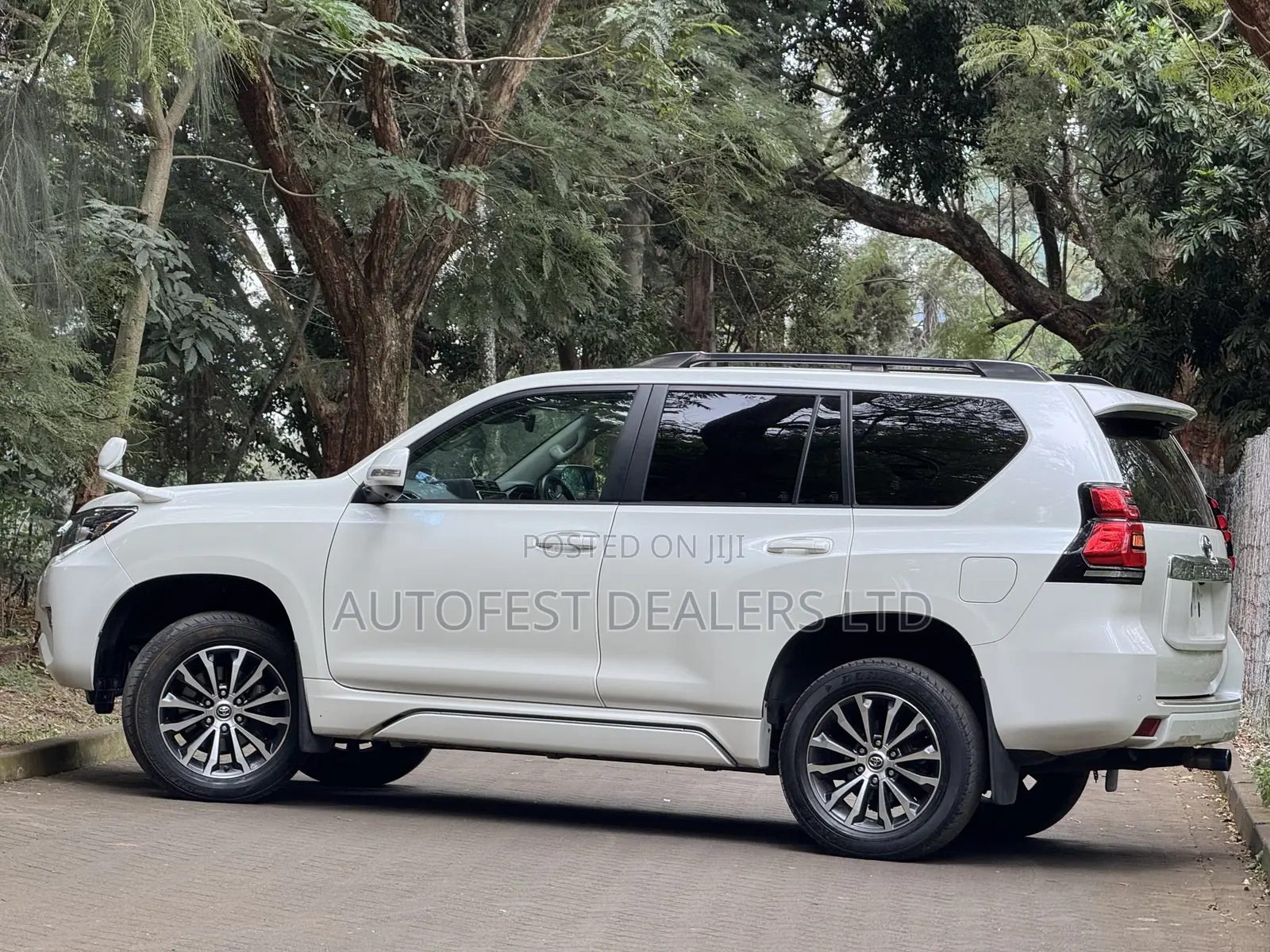 Toyota Land Cruiser Prado 2.7 2021 White