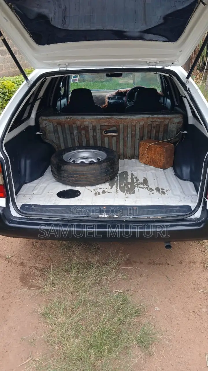 Toyota Corolla G-Touring 1996 White