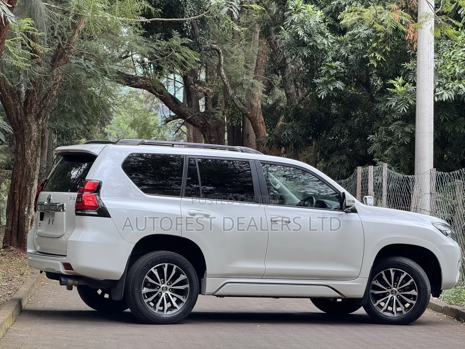 Toyota Land Cruiser Prado 2.7 2021 White