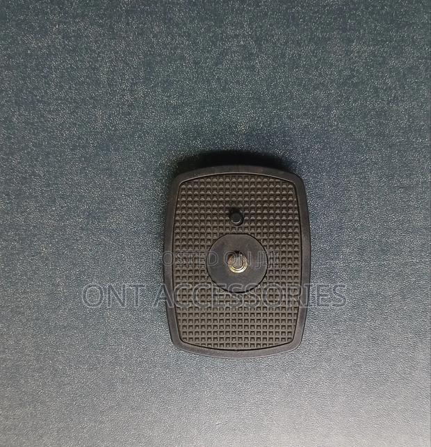 Compact Quick Release Plate