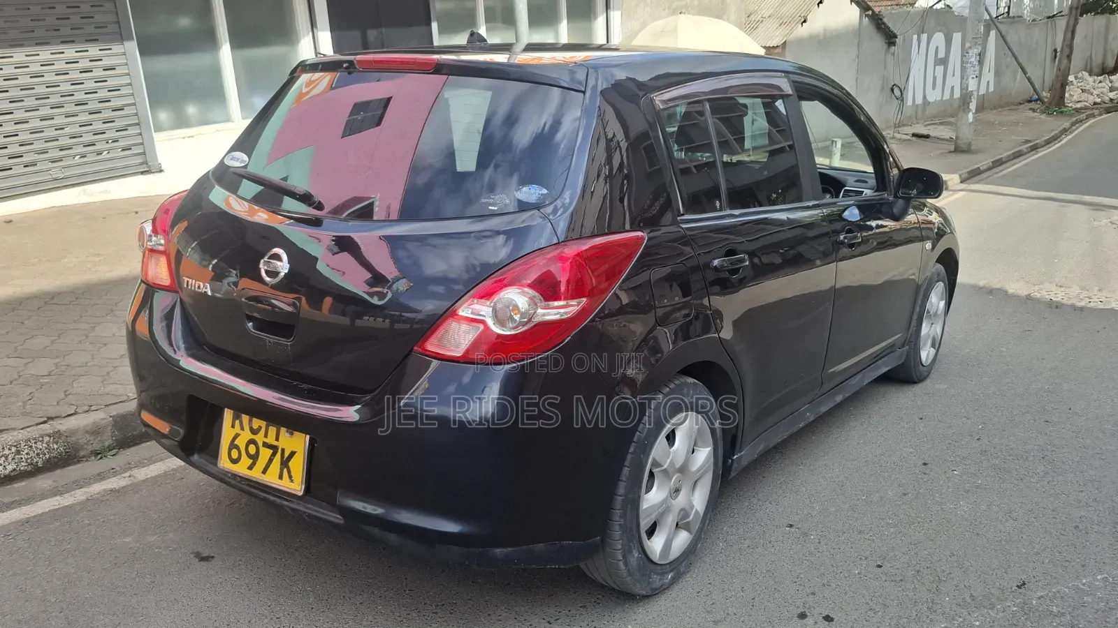 Nissan Tiida 2009 Black