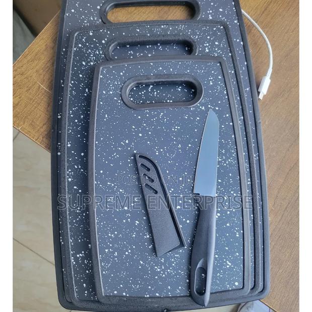 *3 in 1 Chopping Board Plus Free Small Knife Easy to Clean.