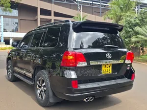 Toyota Land Cruiser Prado 2012