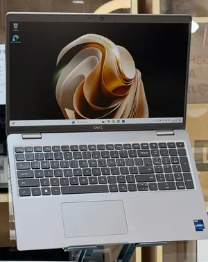 Laptop Dell Precision 3580 16GB Intel Core i7 SSD 512GB