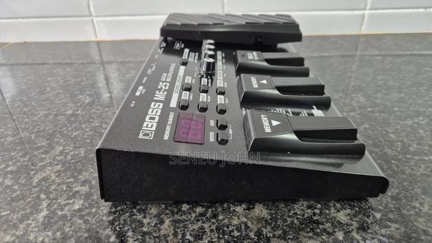 Boss Me25 - Guitar Multi Effects Pedal - thumbnail 5