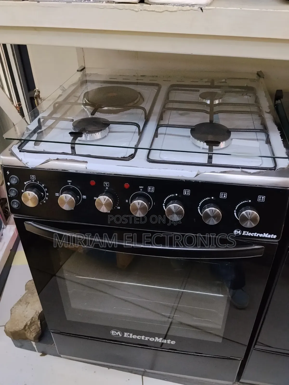 Electromate 60 by 60 3gas and 1 Electric Cooker