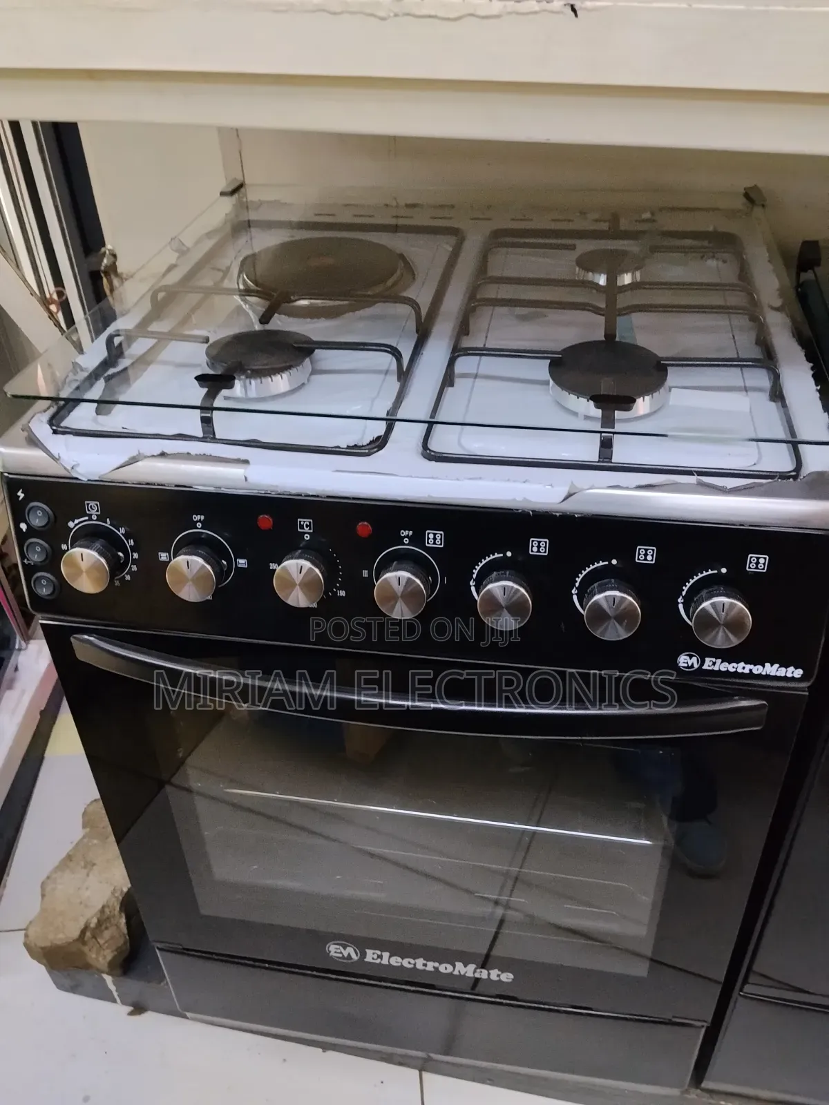 Electromate 60 by 60 3gas and 1 Electric Cooker