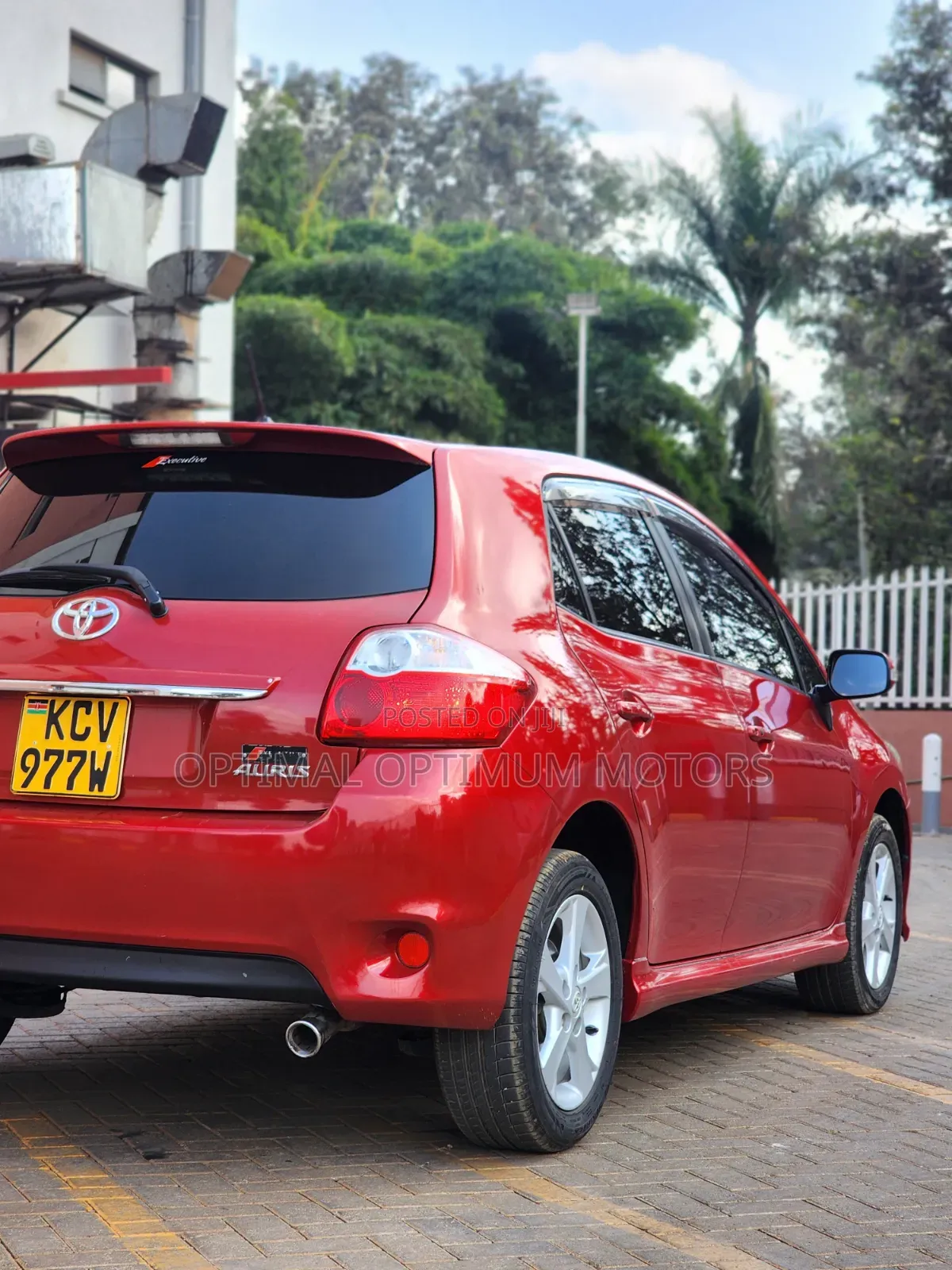 Toyota Auris 2012 Red