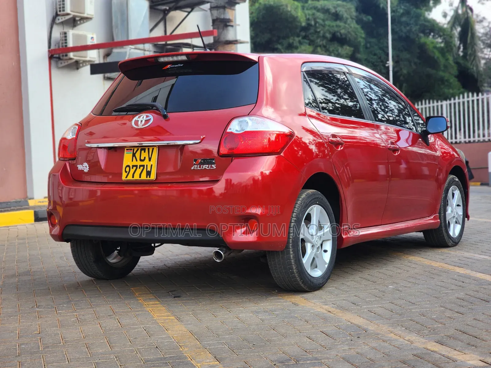 Toyota Auris 2012 Red