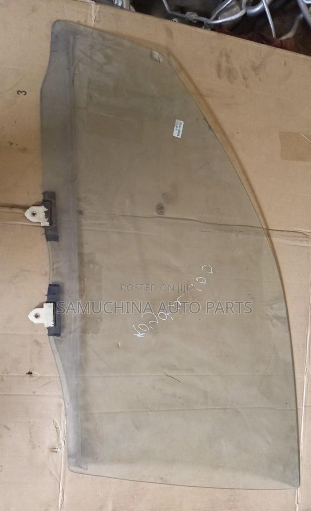Front Door Glass Toyota 100 {Lhs} - thumbnail 2