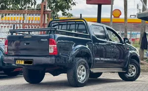 Toyota Hilux 2012 Gray