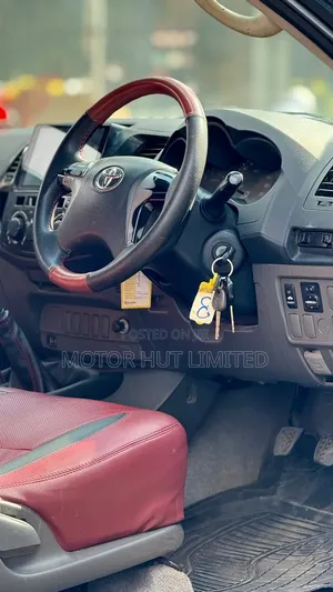 Toyota Hilux 2012 Gray