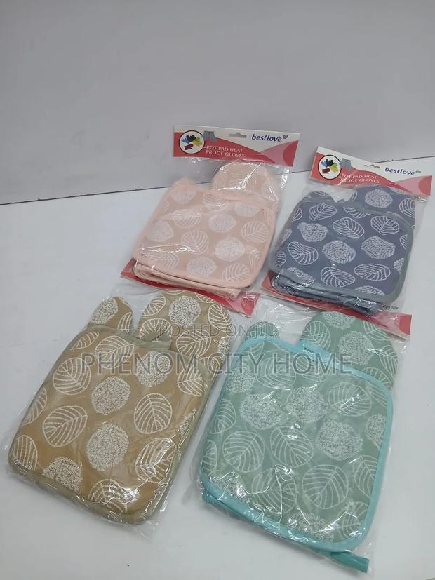 Heat Resistant Insulated Oven Gloves Plus Mittens