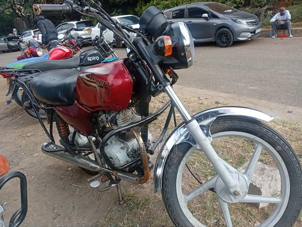 Bajaj Boxer 100 2024 Red - thumbnail 2