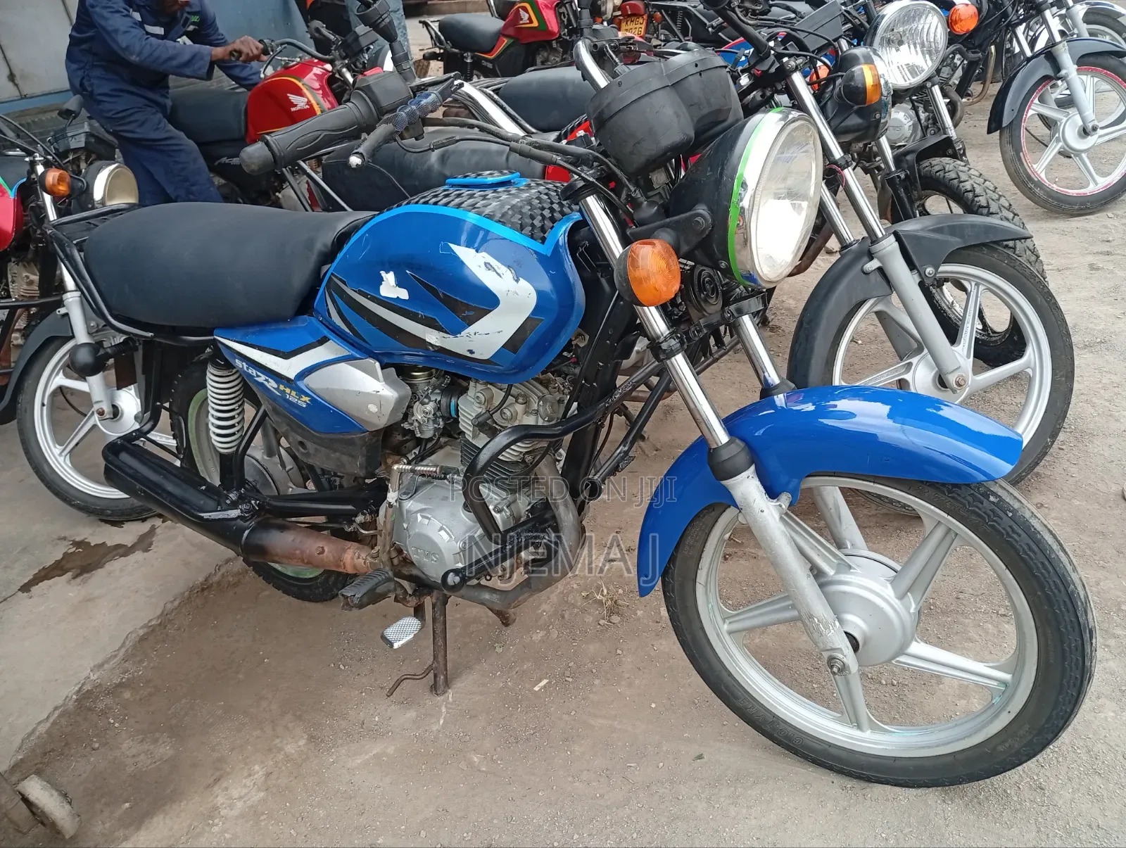 TVS HLX 125 2025 Blue