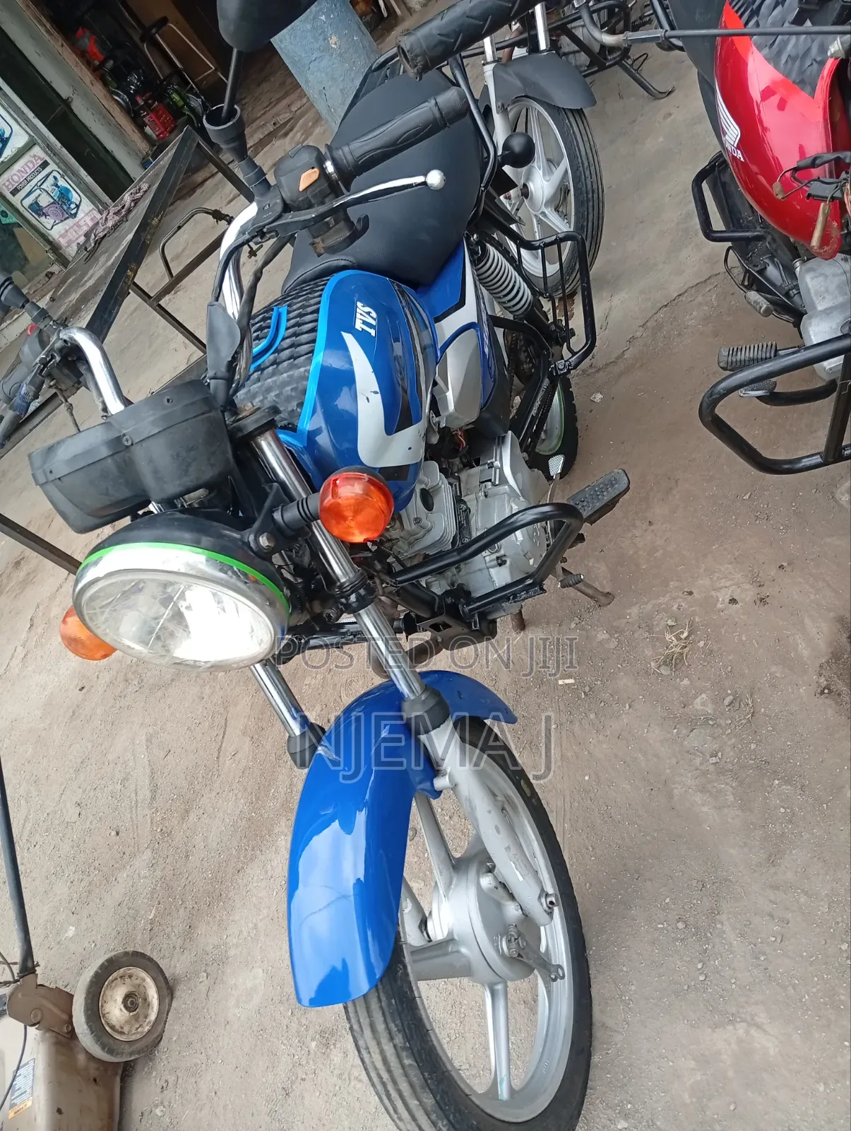 TVS HLX 125 2025 Blue