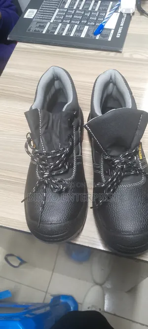 Low Cut Safety Boot