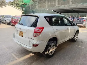 Toyota RAV4 2008 White
