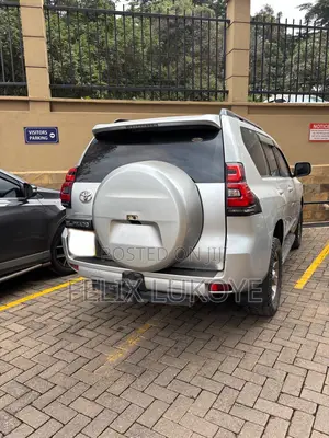 Toyota Land Cruiser Prado 2012 Gray