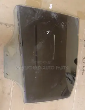 Rear Door Glass Mitsubishi Ck2 {Lhs}