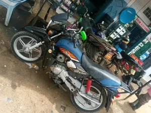 TVS HLX Plus ES 2017 Black