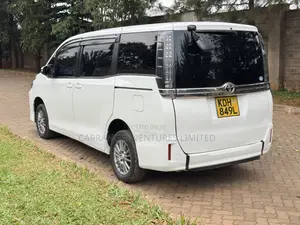Toyota Noah 2015 White