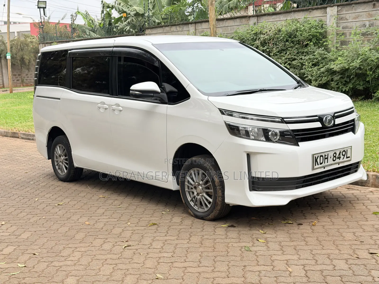 Toyota Noah 2015 White
