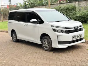 Toyota Noah 2015 White