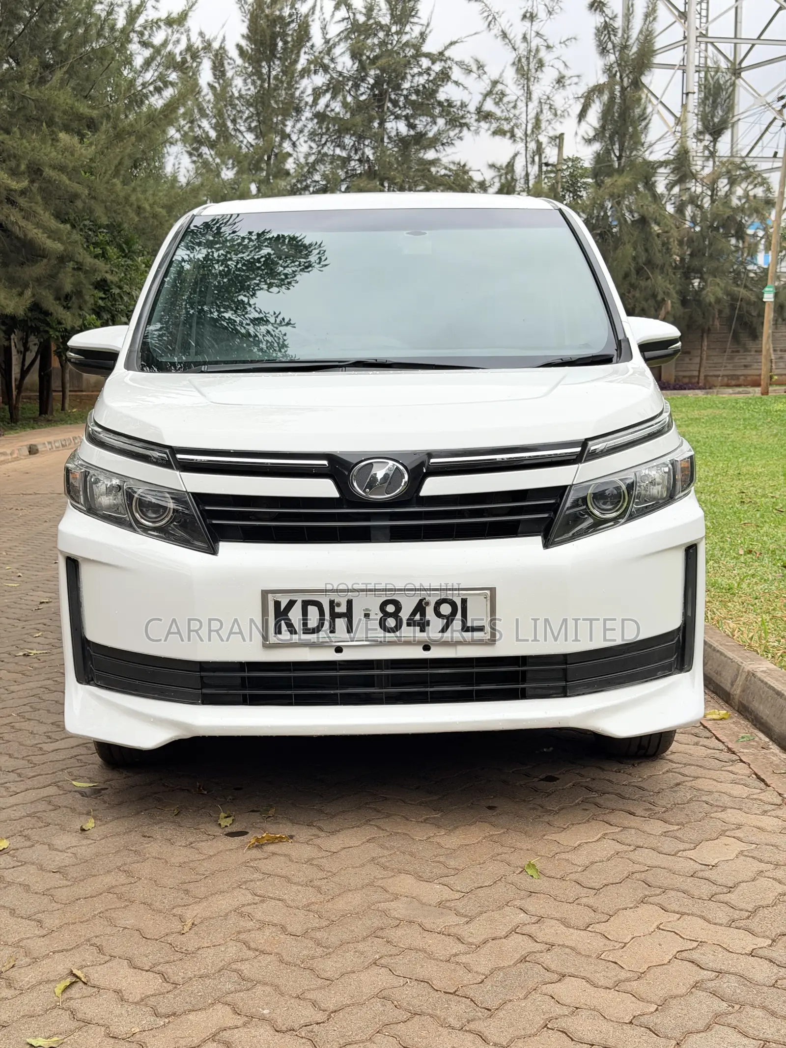 Toyota Noah 2015 White
