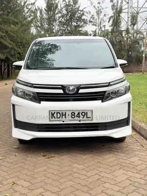 Toyota Noah 2015 White