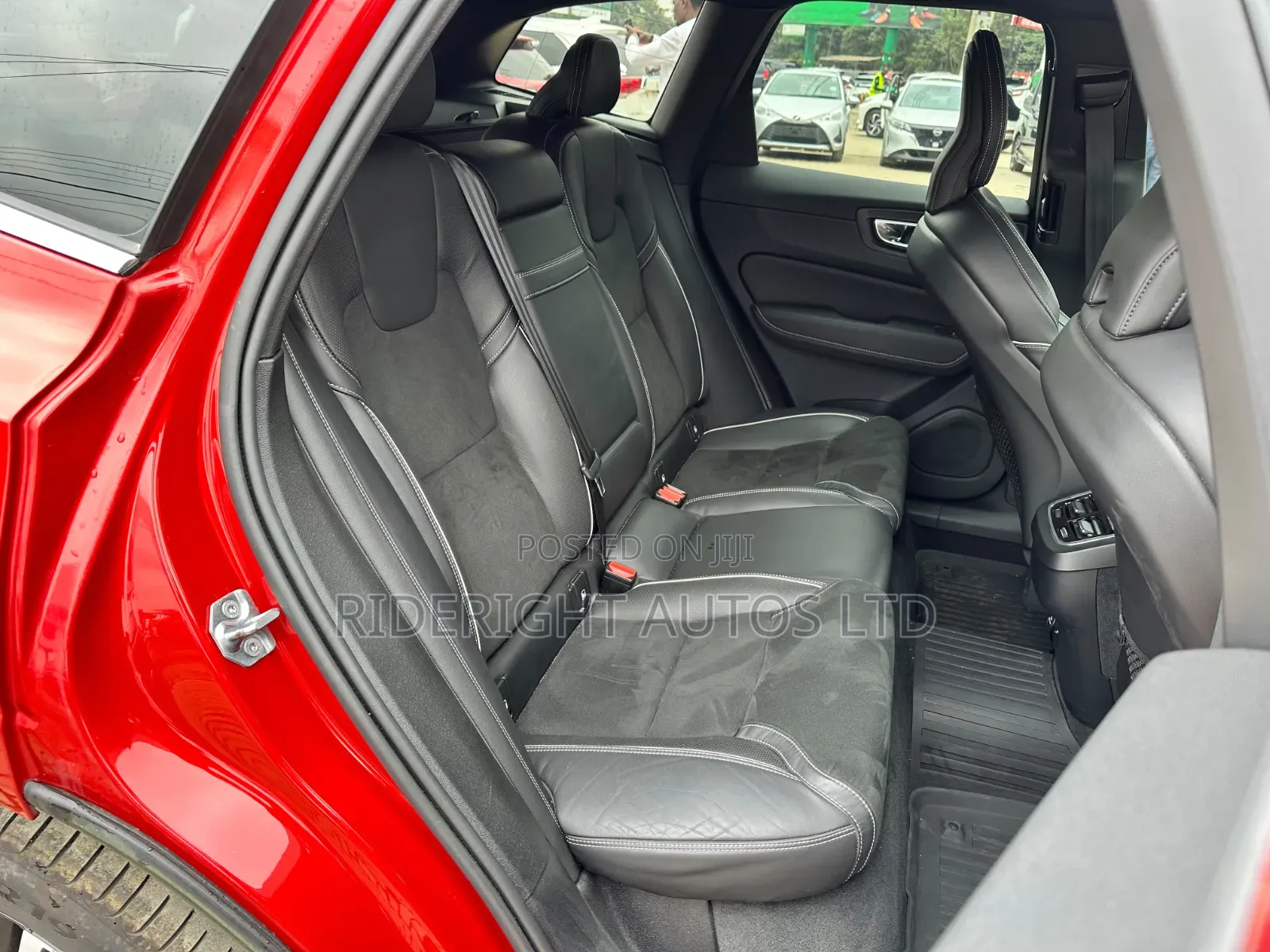 Volvo XC60 2019 Red