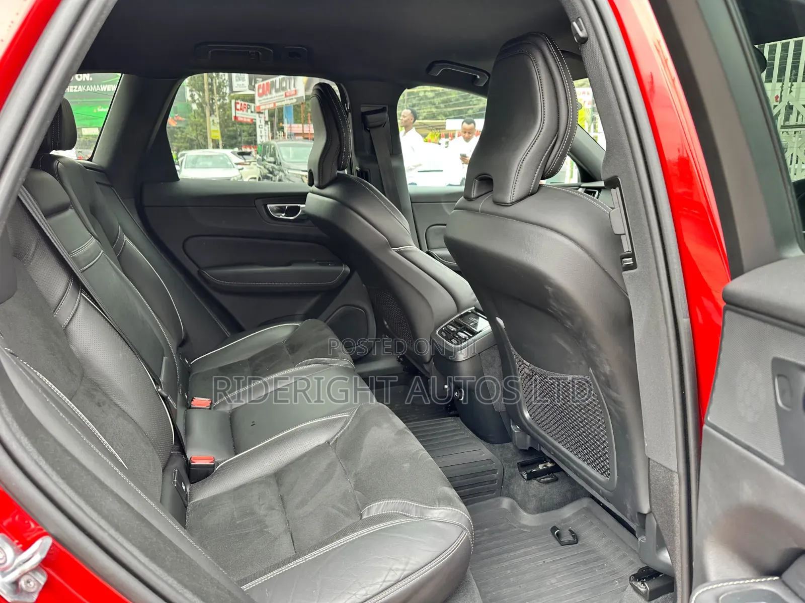 Volvo XC60 2019 Red