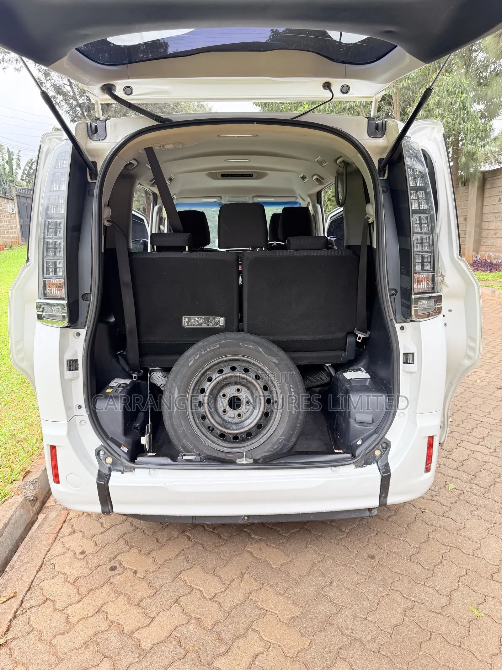 Toyota Noah 2015 White