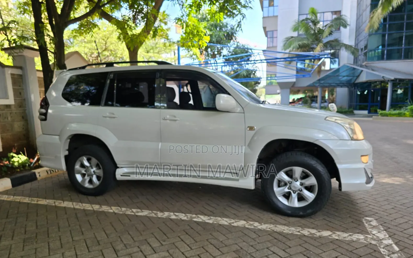 Toyota Land Cruiser Prado 2009 White