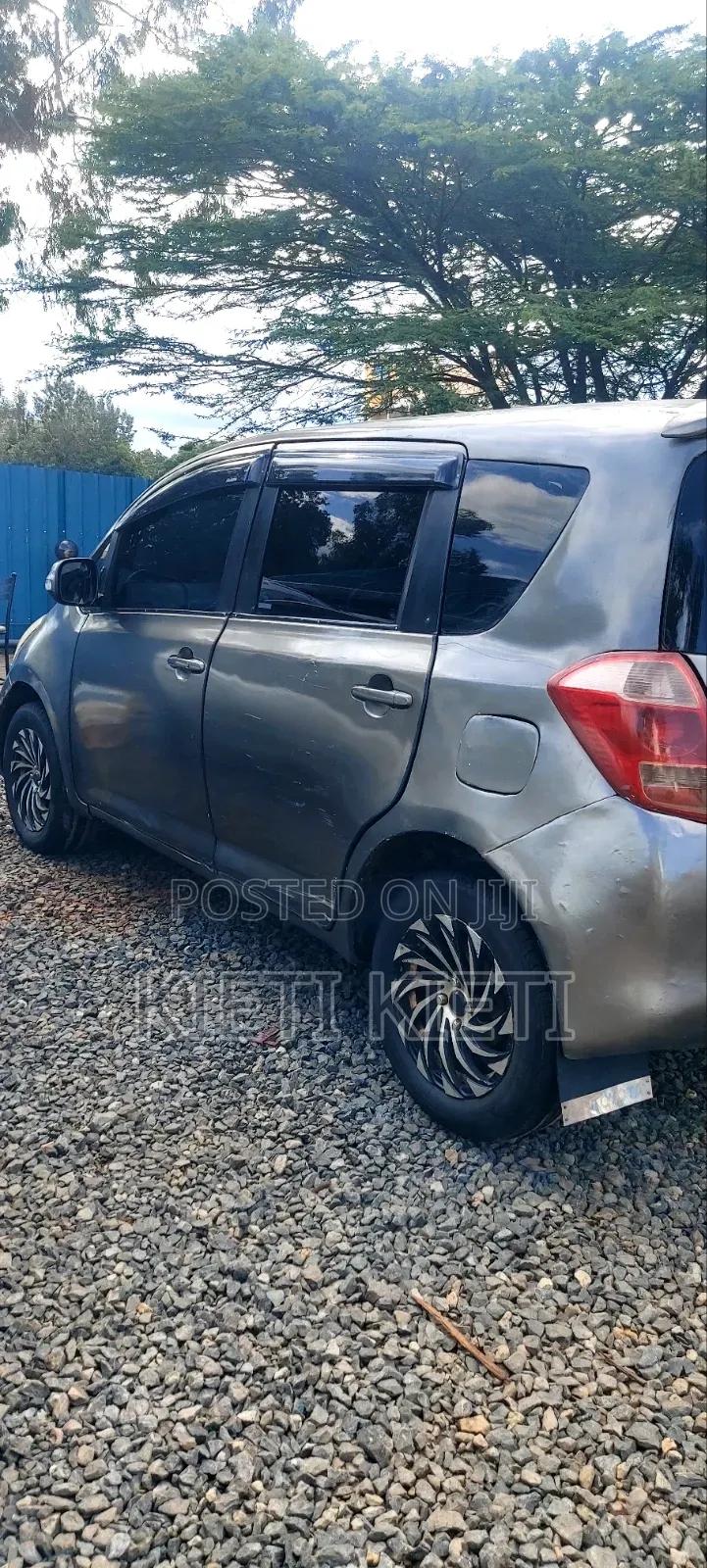 Toyota Ractis 2008 Gray