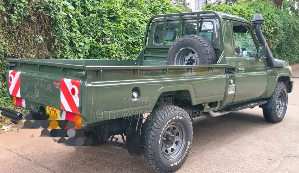 Toyota Land Cruiser 2022 Green