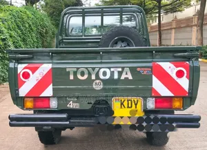 Toyota Land Cruiser 2022 Green