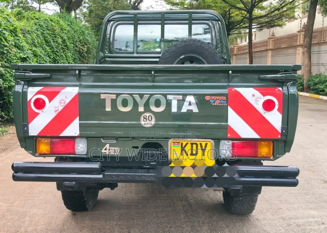 Toyota Land Cruiser 2022 Green