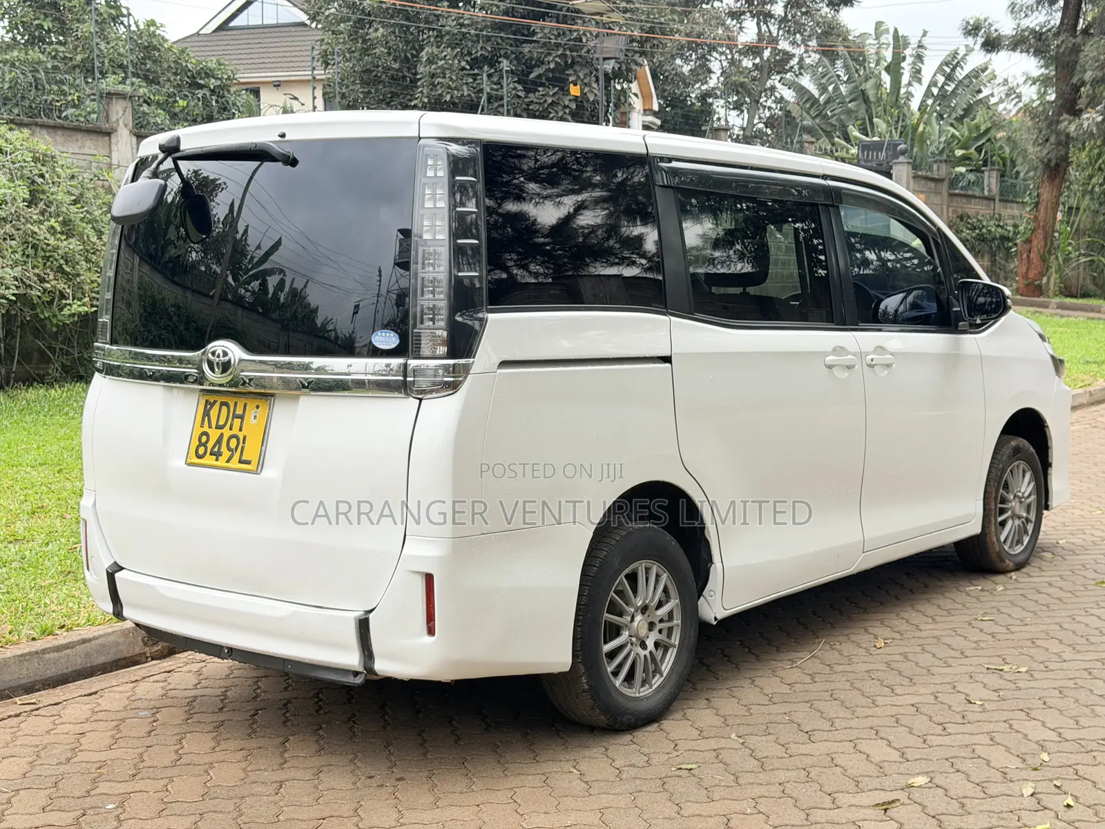 Toyota Noah 2015 White