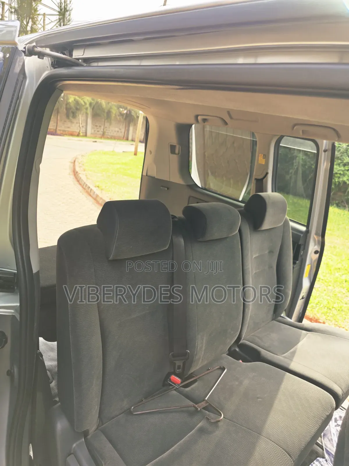 Toyota Noah 2013 Silver