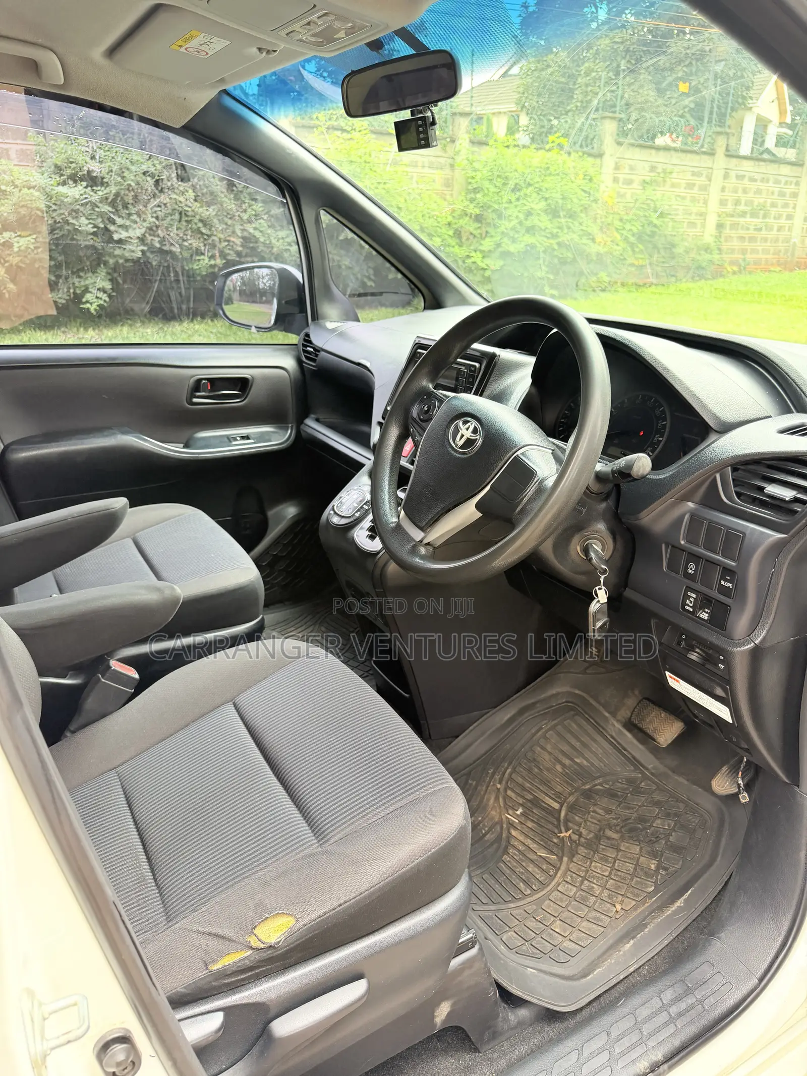Toyota Noah 2015 White