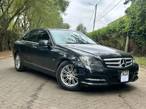 Mercedes-Benz C200 2011 Blue