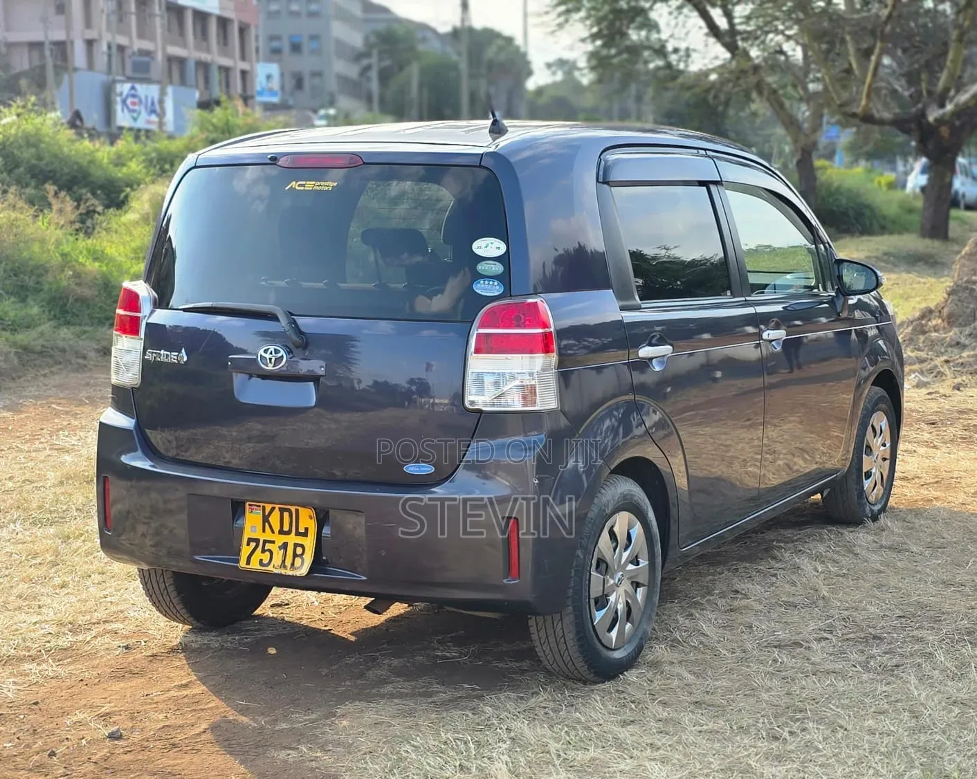 Toyota Spade 2014 Purple
