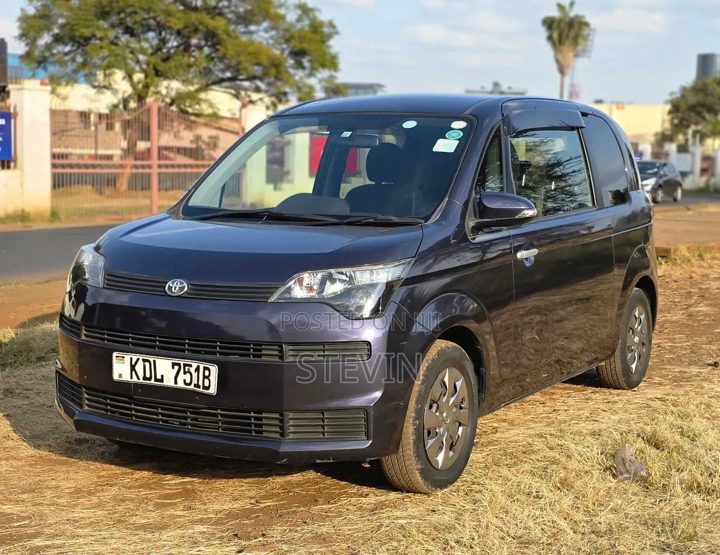 Toyota Spade 2014 Purple