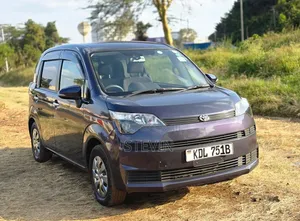 Toyota Spade 2014 Purple